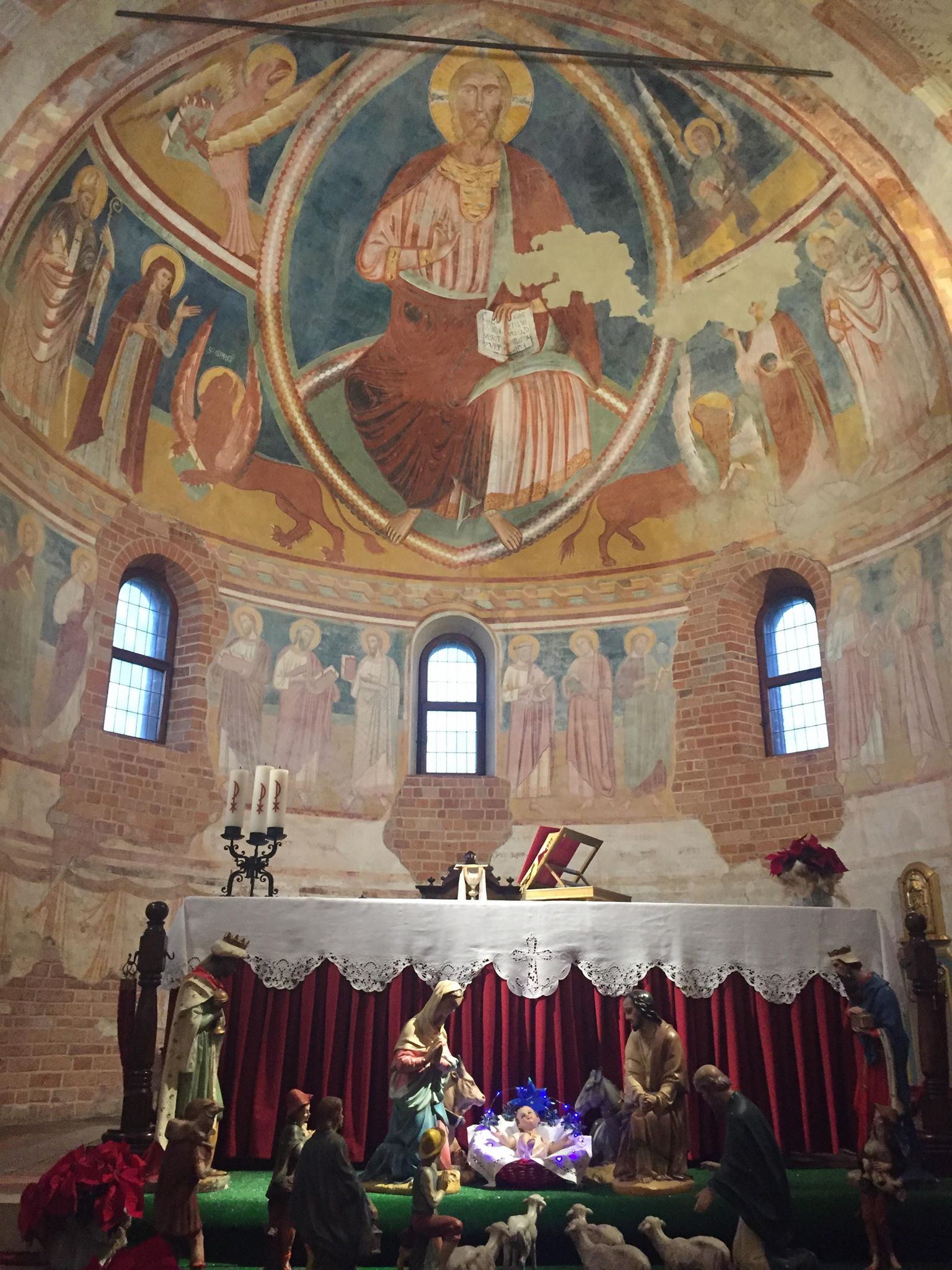 Affresco del catino absidale della chiesa dei XII Apostoli a Lodi Vecchio, foto di Laura Curti 